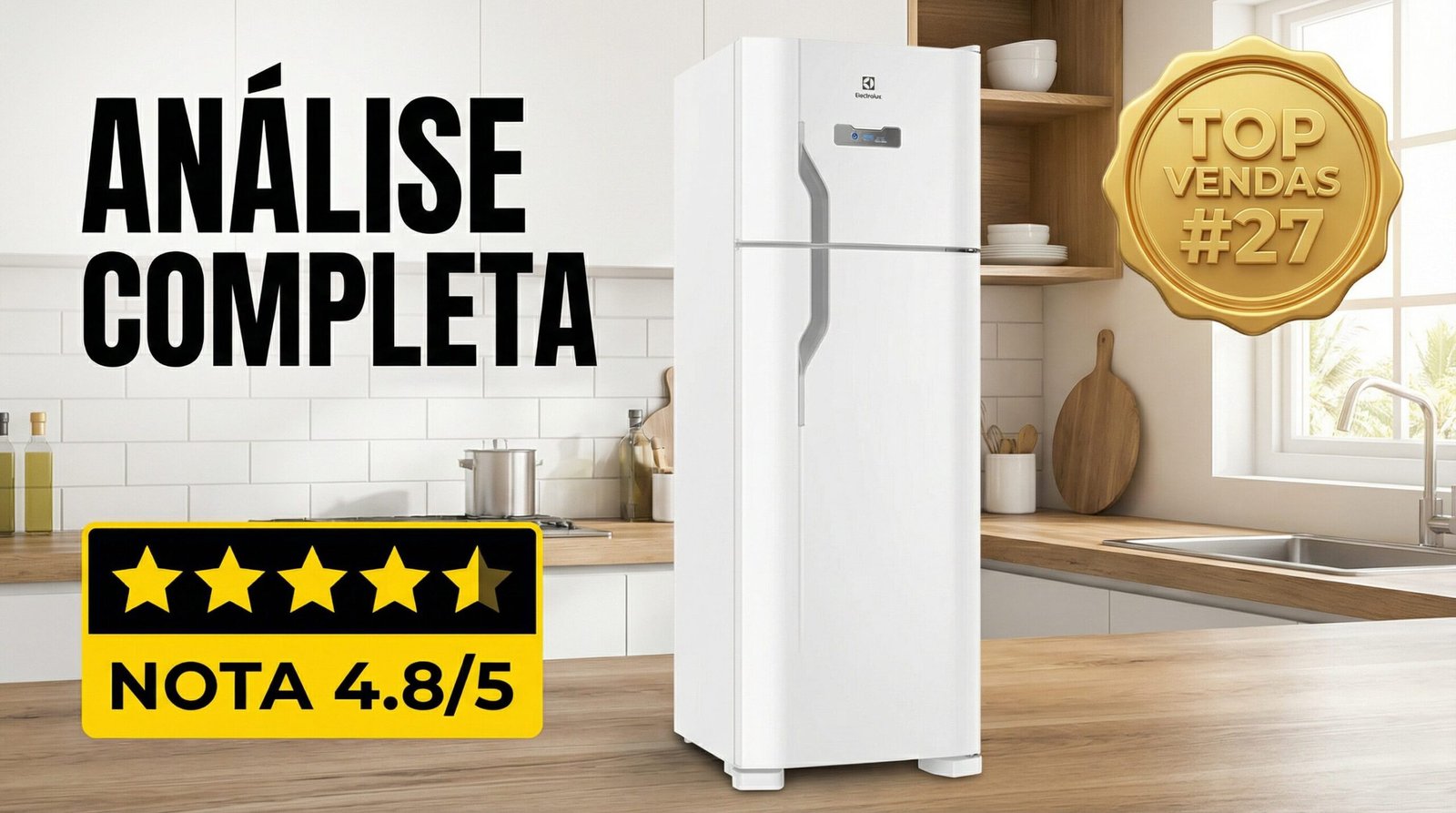 Geladeira Electrolux TF39 Frost Free de 310 litros na cor branca em cozinha moderna - Nota 4.8 de 5