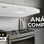Depurador de Ar Suggar Slim 60cm Branco instalado acima de fogão em cozinha moderna