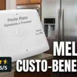 Protetor PW contra queda de energia para geladeira e freezer sobre bancada de cozinha moderna